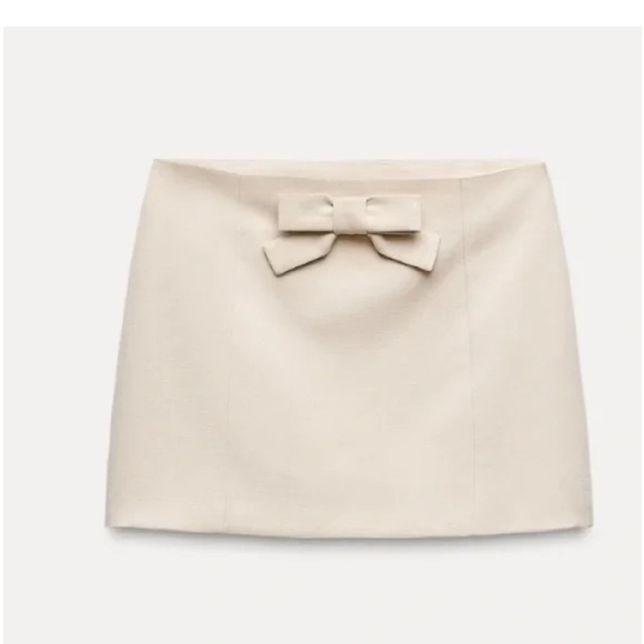Elegant Cream Bow Mini Skirt - Picture 5 of 6